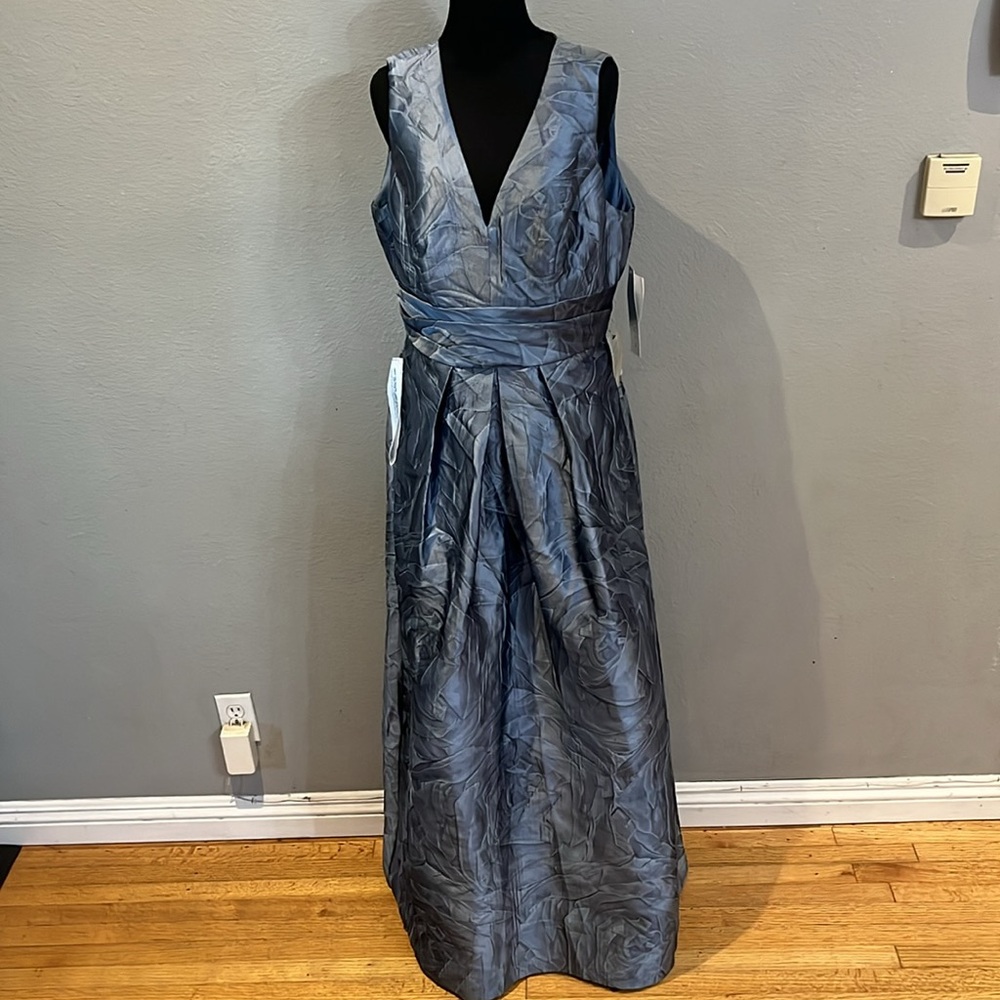 Kay Unger Blue Textured V-Neck Maxi Dress - Picture 6 of 16